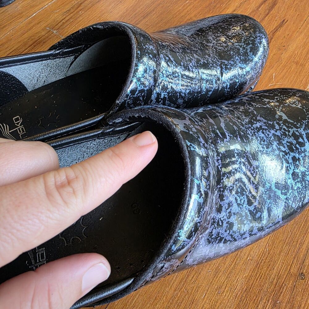 Dansko Leather Clogs Size 39 EU Women's Iridescent Blue Purple Leopard Shoes - Picture 7 of 7